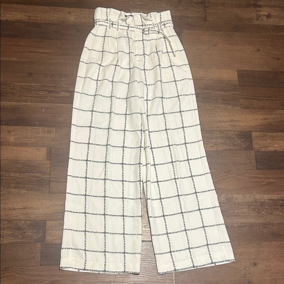Express High Rise Checkered White Pants - Wide Leg 2R/2R - Picture 4 of 9